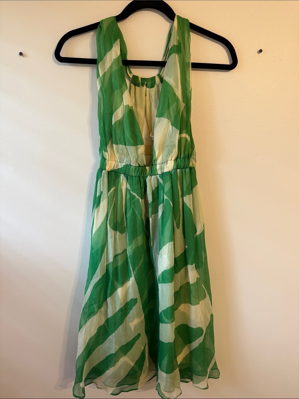 Diane Von Furstenberg Silk Dress, size 8, garden party, wedding guest